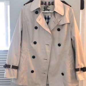 SOLD🚫 Burberry Trench Coat sz 40 (6 US)